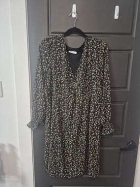 Women's Black Floral V-Neck Long Sleeve Dress
